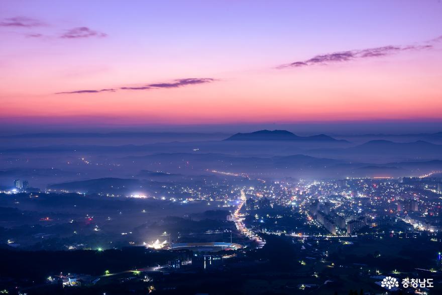 추천 저작물.홍성 백월산의 비현실적인 가을 아침 풍경.영상문화의 중심, 부산 '영화의 전당' .독도, 대한민국의 아침을 열다.제100회 전국체육대회 개회식에서 성화를 들다 .